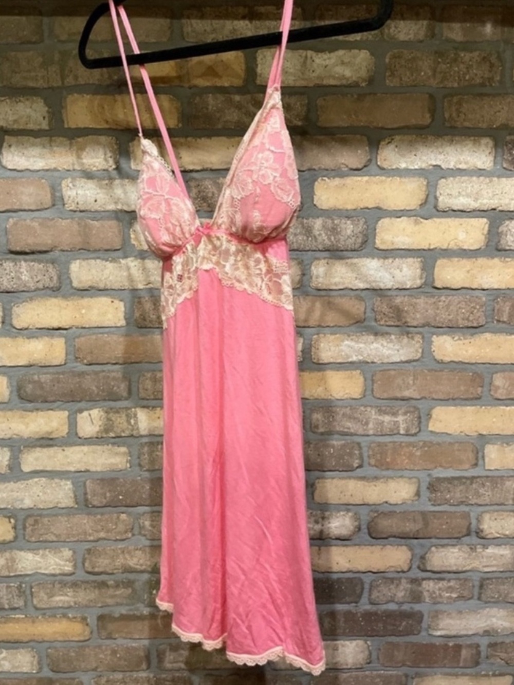 Victorias Secret Lace Trimmed pink Slip Chemise Size Medium